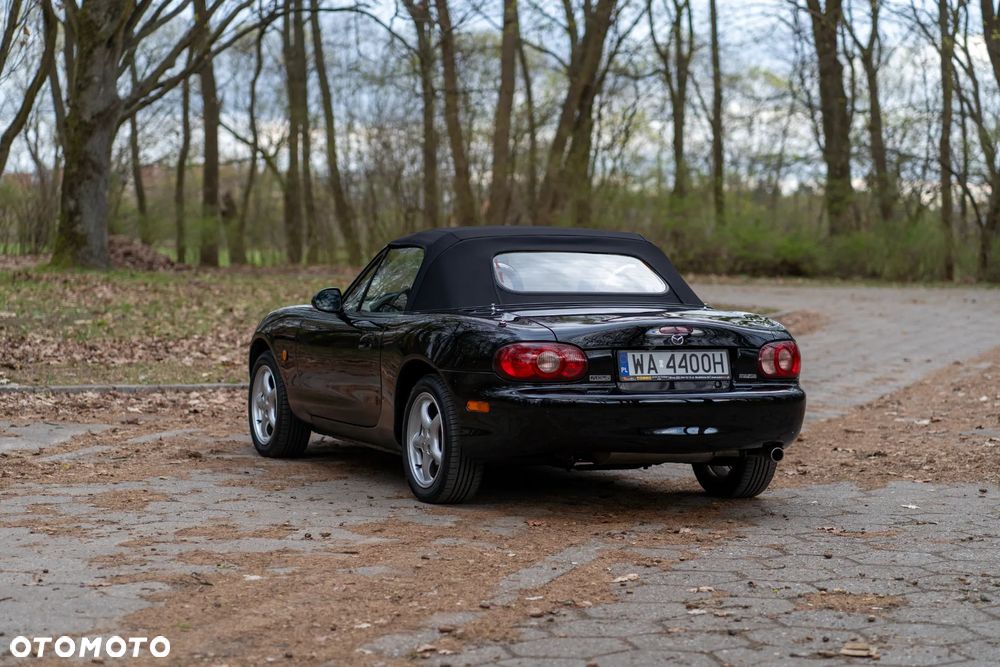 Mazda MX-5 1.6i 16V - 10