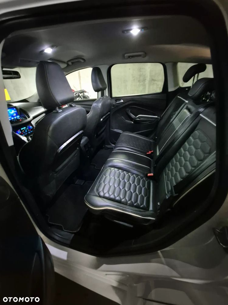 Ford Kuga Vignale 2.0 TDCi FWD - 24