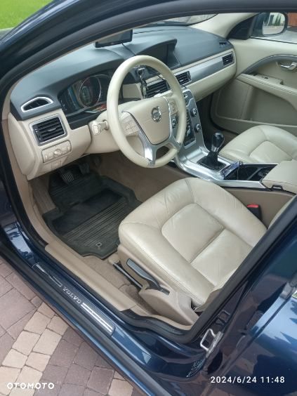 Volvo V70 D2 Summum - 4