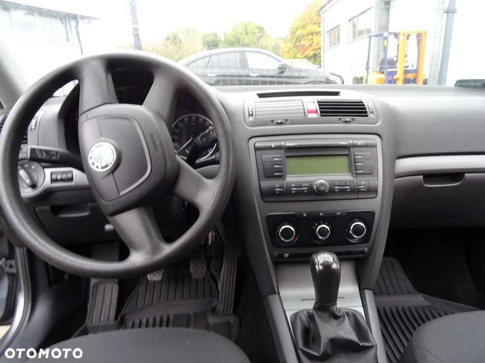 Skoda Octavia 1.6 Ambition - 31