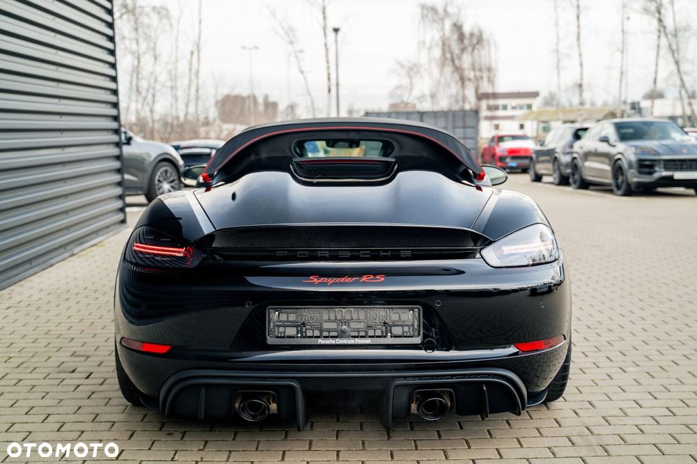 Porsche 718 Spyder - 10