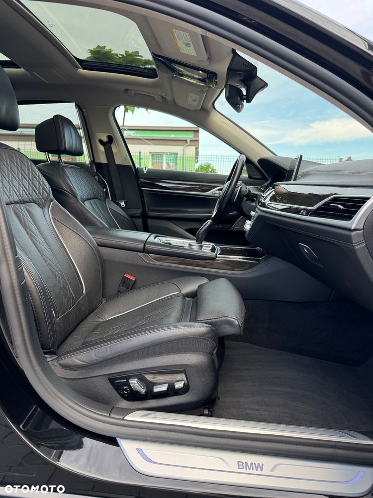 BMW Seria 7 740Li - 16
