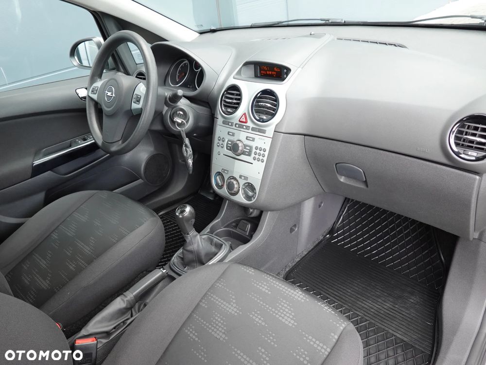 Opel Corsa 1.2 16V Edition / Active - 20