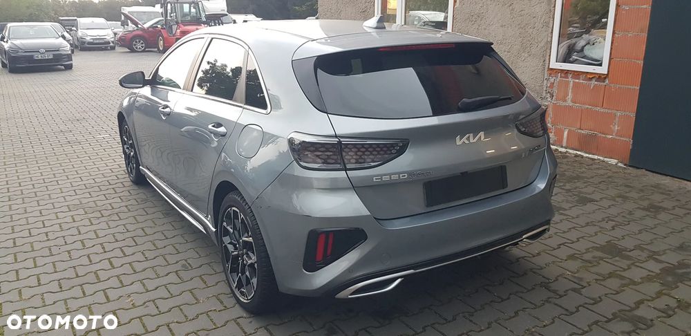 Kia Ceed 1.6 CRDi Eco-Dynamics+ (48V Mild-Hybrid) DCT7 GT Line - 8