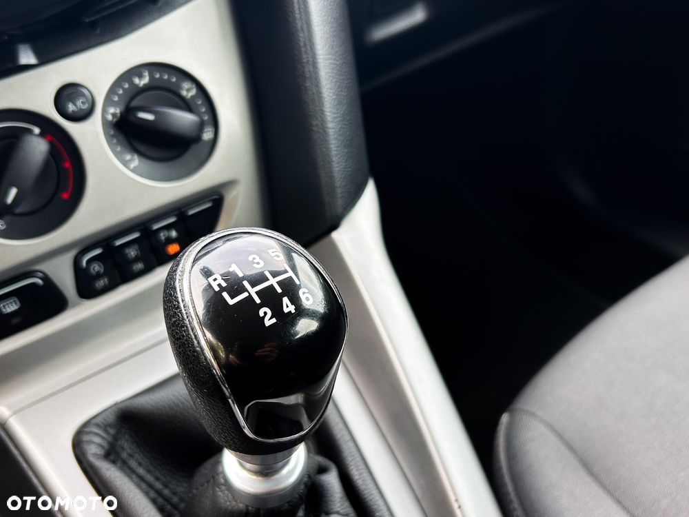Ford Focus 1.0 EcoBoost Trend - 38