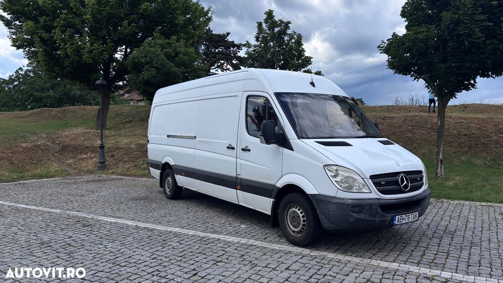 Mercedes-Benz Sprinter - 2