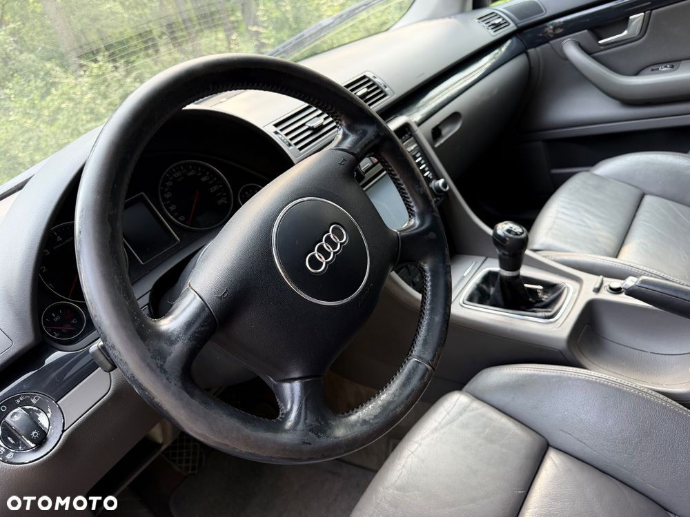 Audi A4 Limousine 2.4 - 13