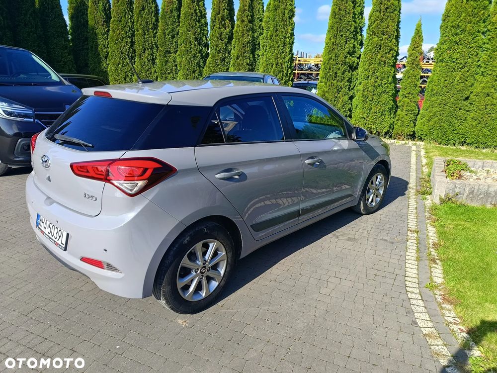 Hyundai i20 1.1 CRDi YES Gold - 2