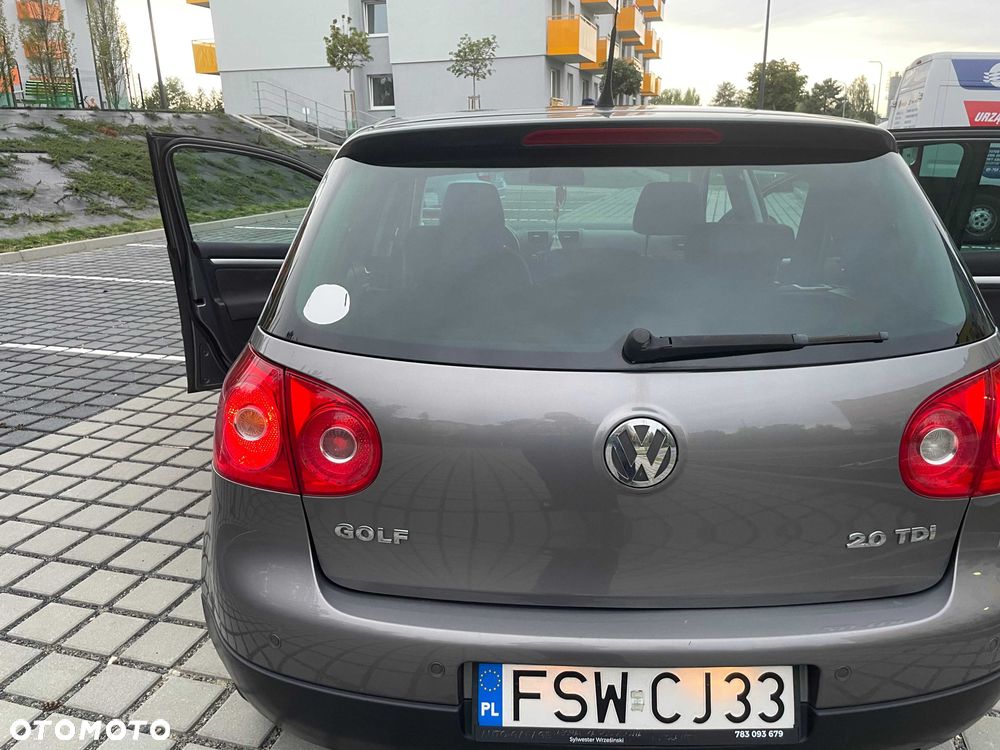 Volkswagen Golf - 6
