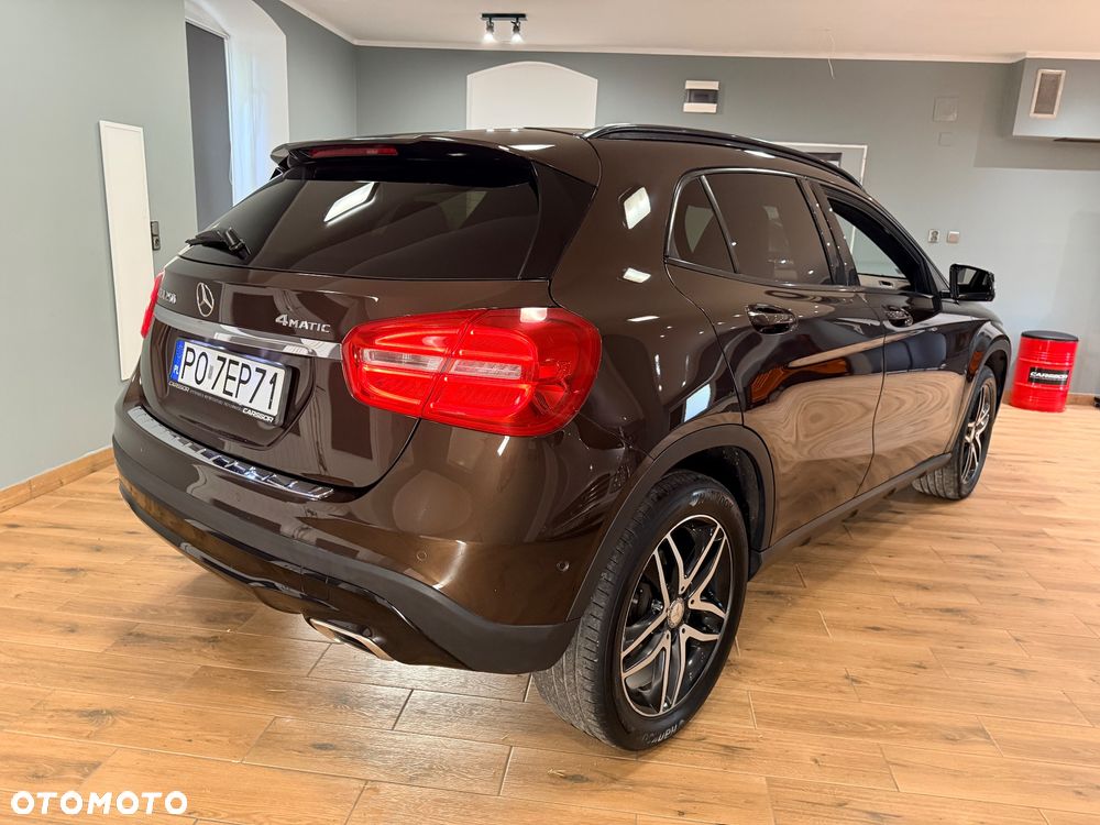 Mercedes-Benz GLA 250 4Matic 7G-DCT Activity Edition - 26