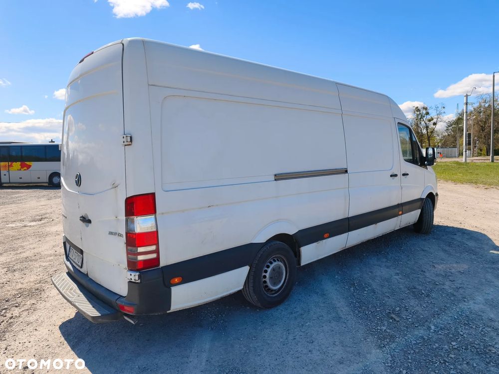 Mercedes-Benz Sprinter - 13