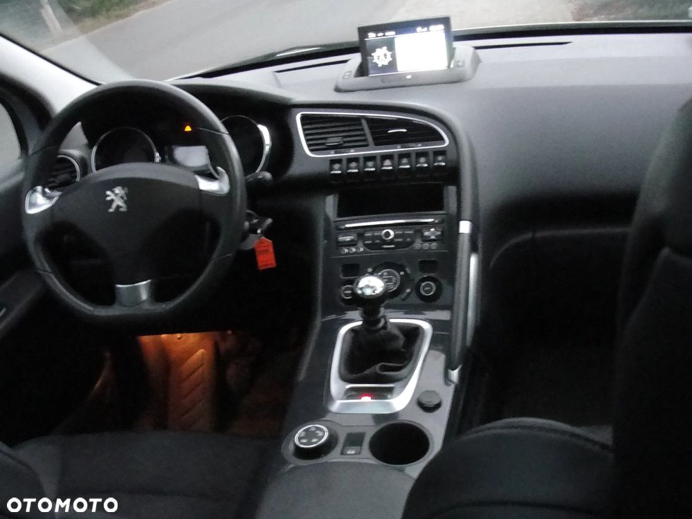 Peugeot 3008 HDi 150 Allure - 6