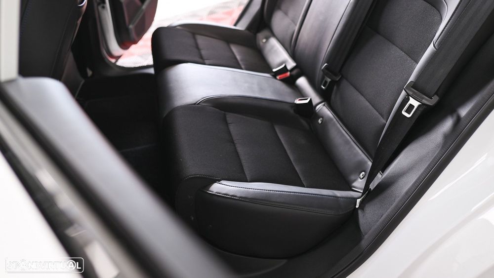 MG MG4 64 kWh Luxury - 49