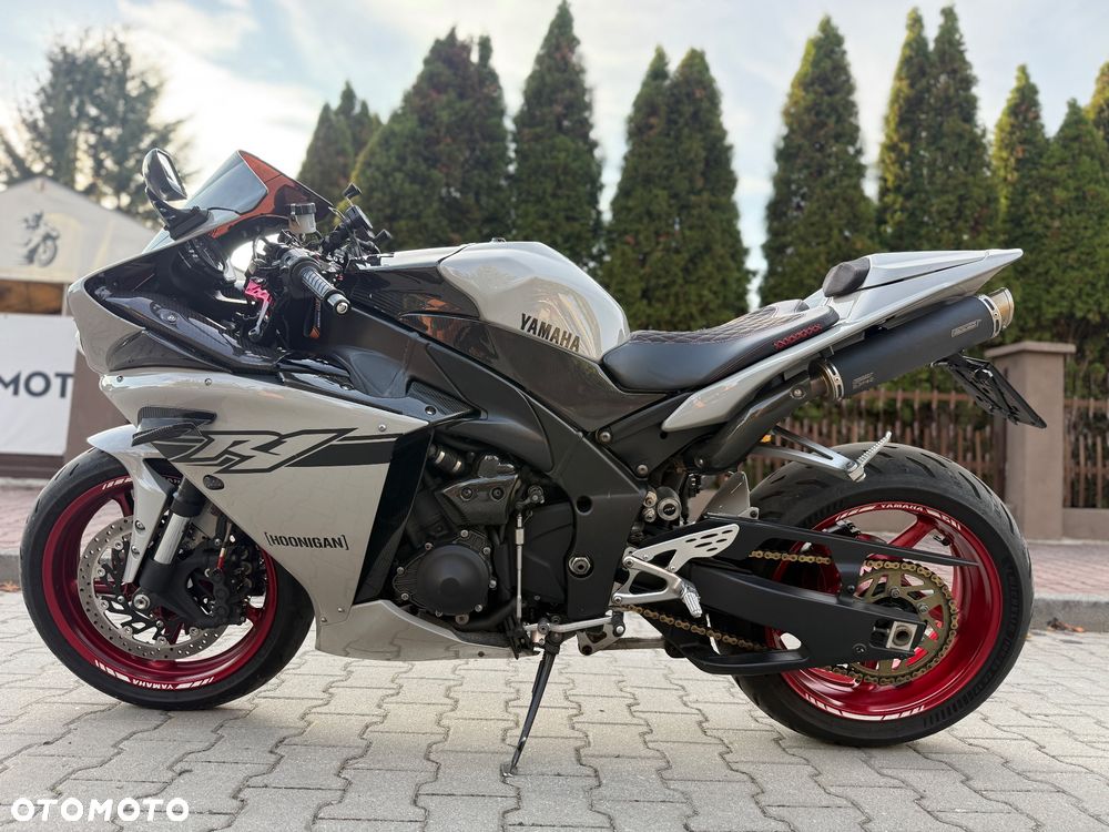 Yamaha R1 - 20