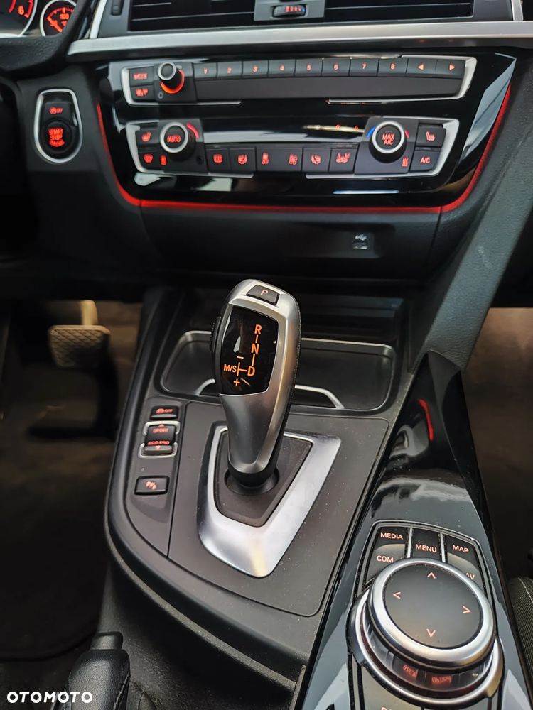 BMW 3GT 318d Sport Line - 11