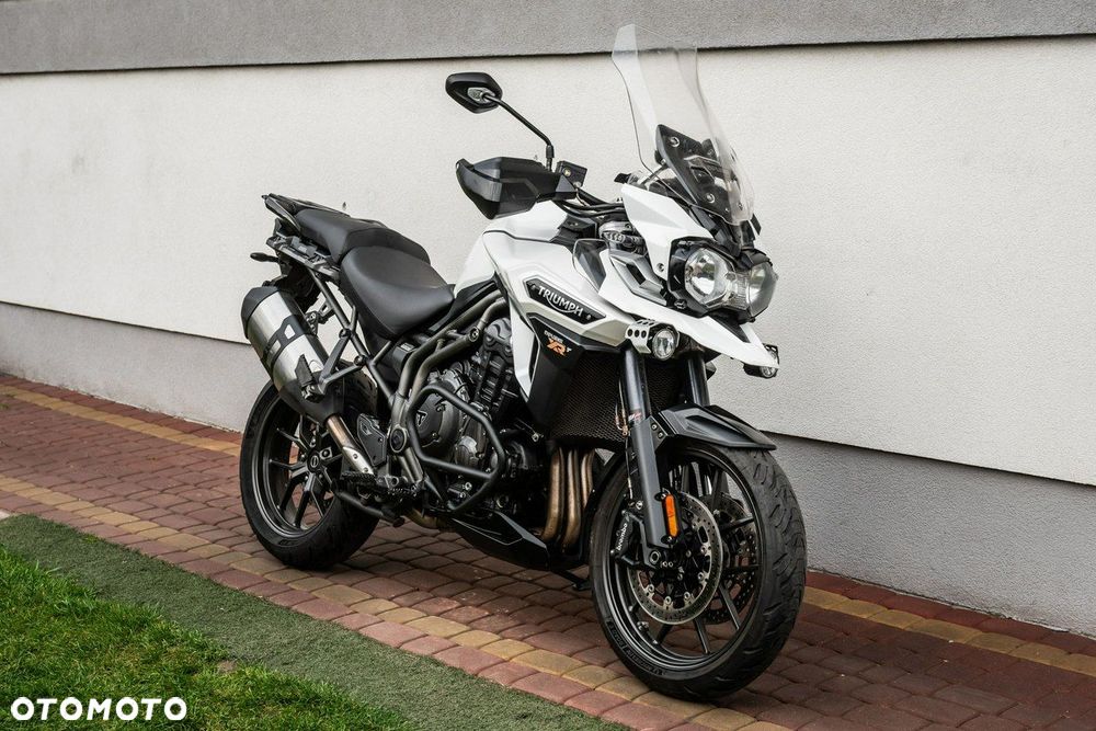 Triumph Tiger - 1