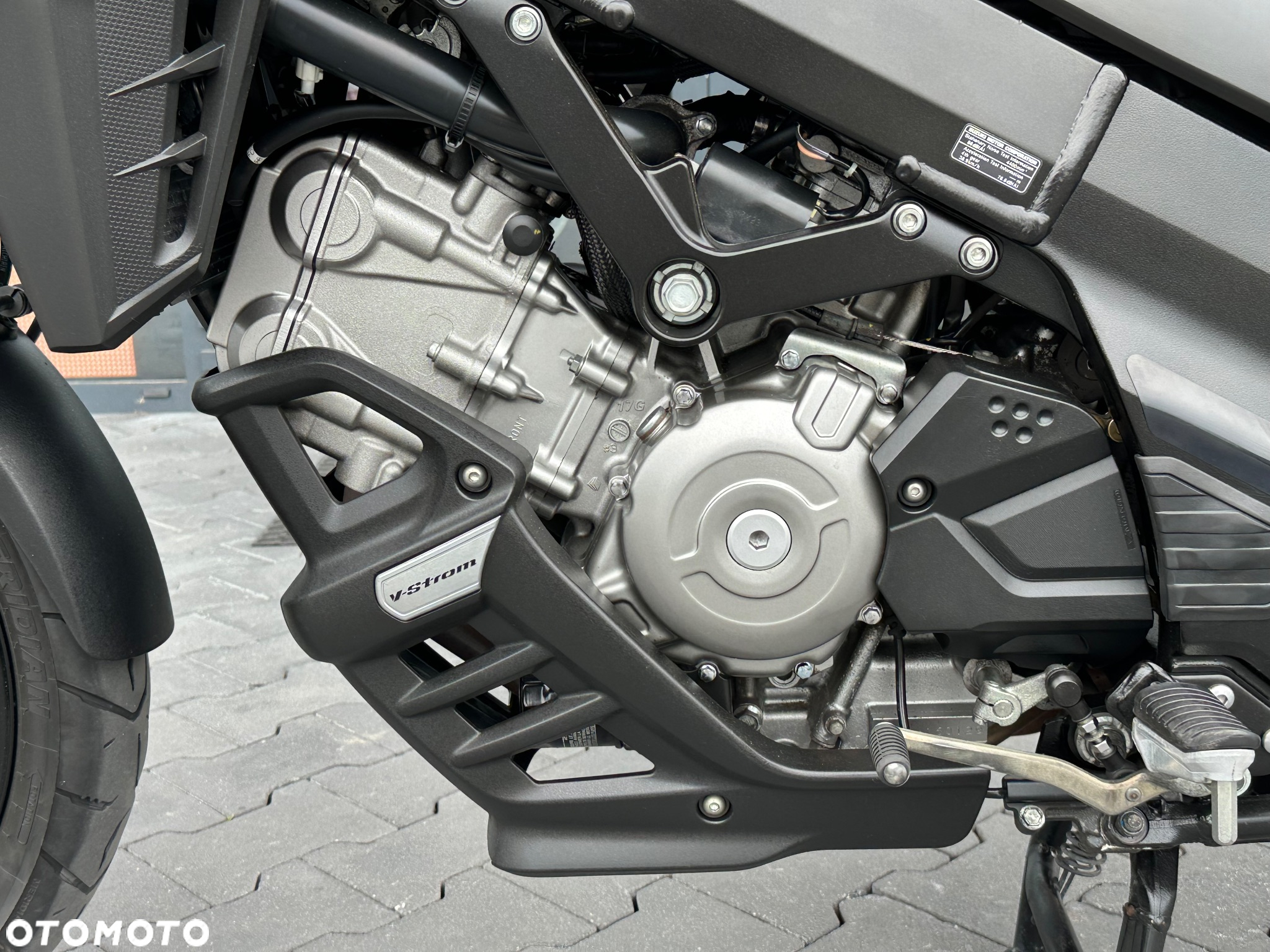 Suzuki V-STROM - 30