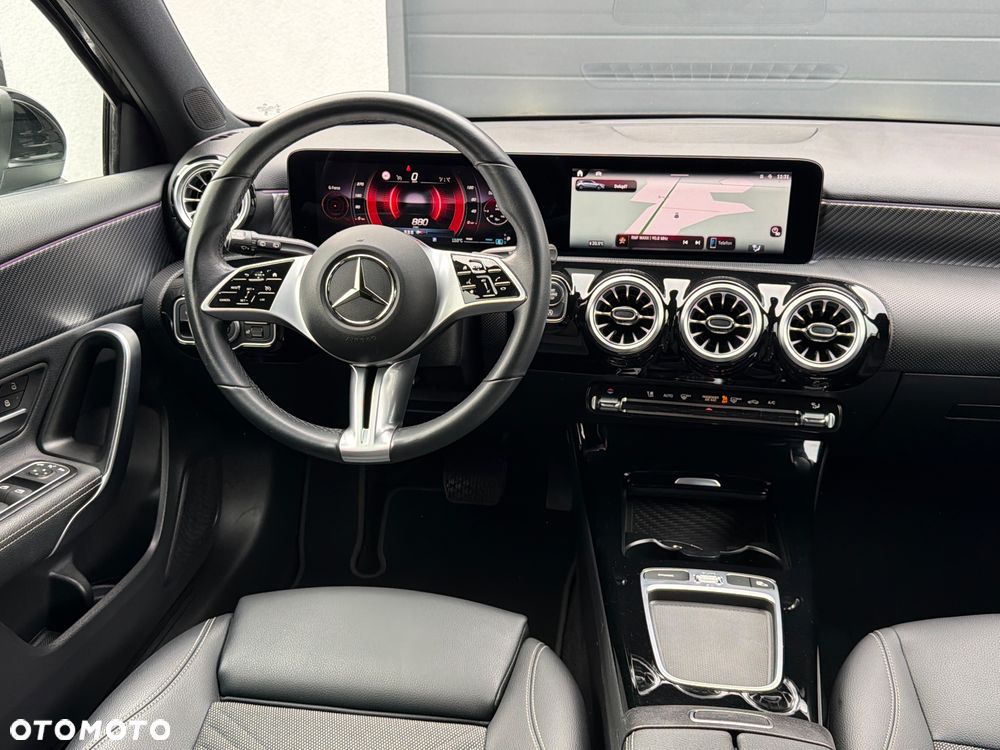 Mercedes-Benz Klasa A 200 7G-DCT Special Edition - 39