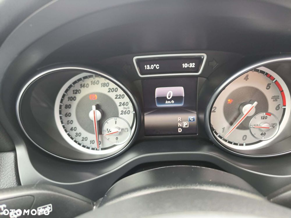 Mercedes-Benz GLA 180 d 7G-DCT AMG Line - 28