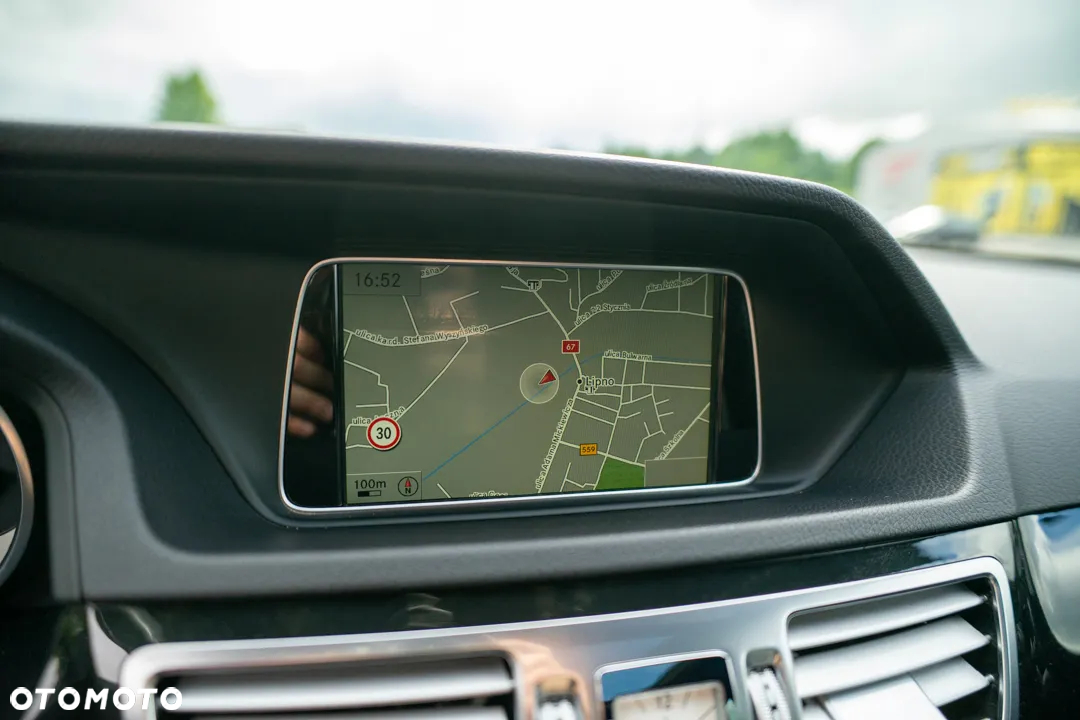 Mercedes-Benz Klasa E 300 T BlueTEC HYBRID 7G-TRONIC Elegance - 29