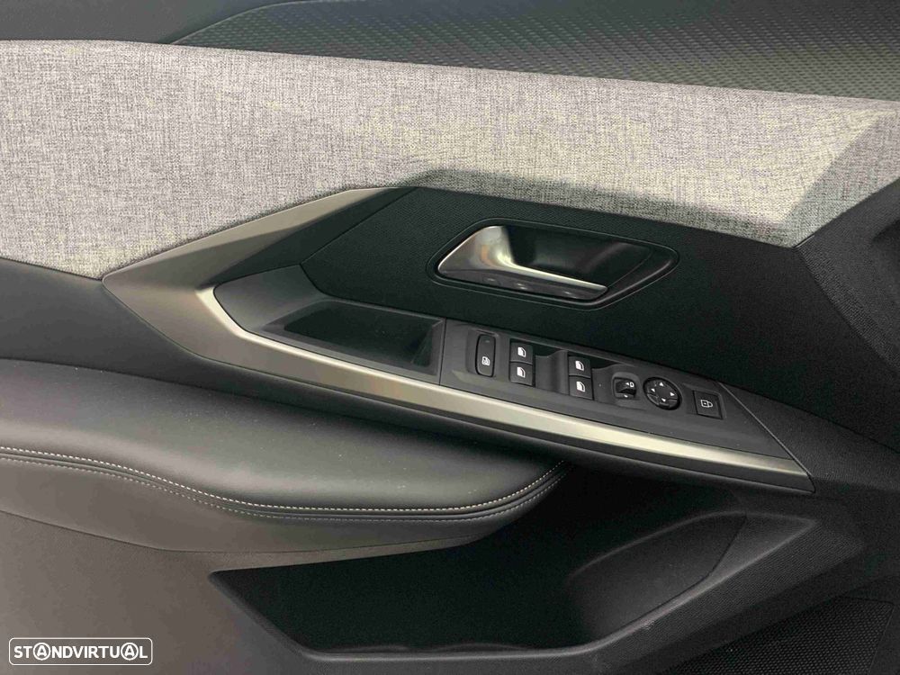 Peugeot 3008 1.2 Hybrid Allure e-DCS6 - 11