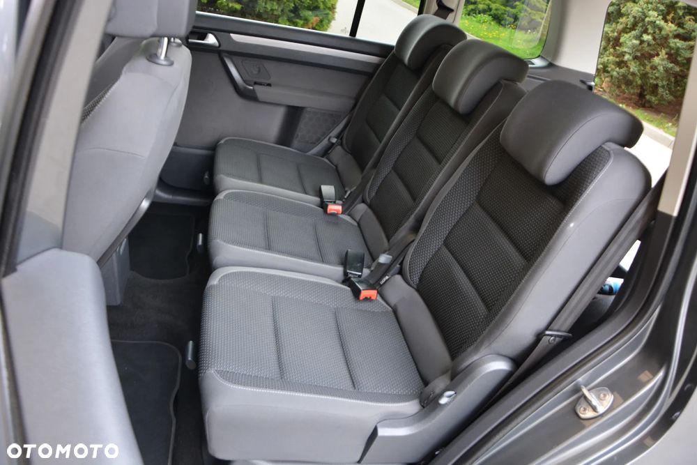 Volkswagen Touran 2.0 TDI DPF BlueMotion Technology Highline - 20