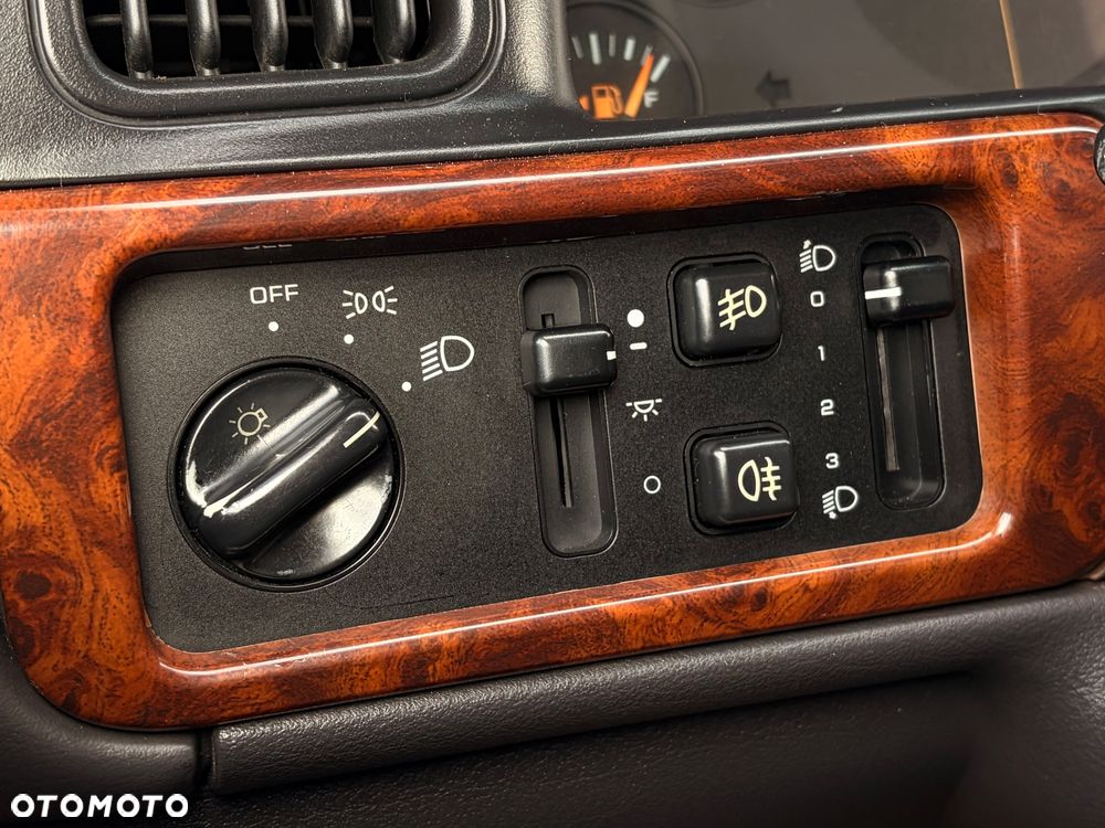 Jeep Grand Cherokee - 17