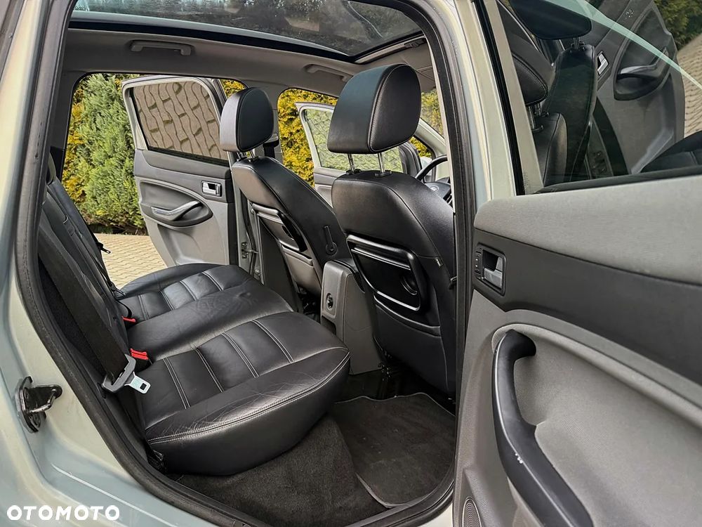 Ford Kuga 2.0 TDCi 2x4 Titanium - 18