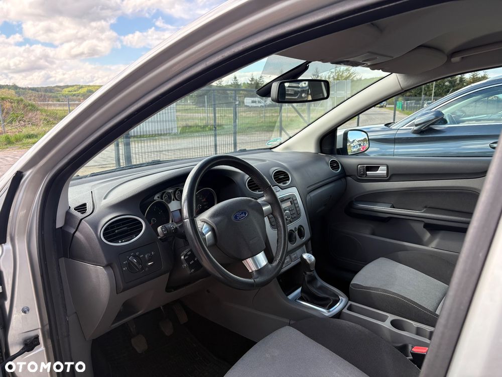 Ford Focus 1.6 16V Style+ - 5