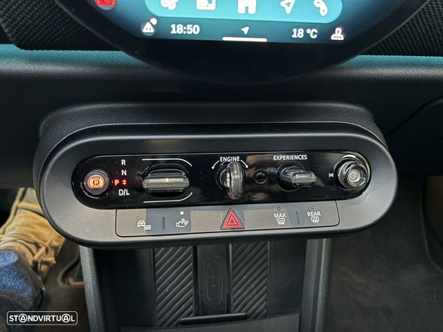 MINI 3 Portas Cooper C Essential - 17