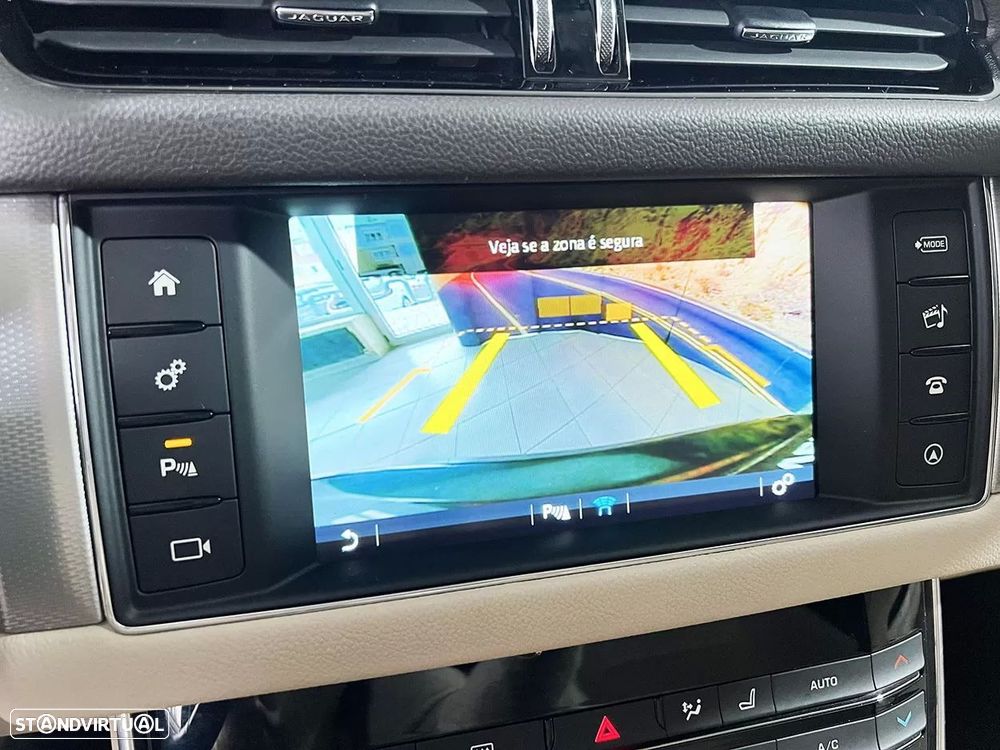 Jaguar XF 2.0 D Prestige Aut. - 12