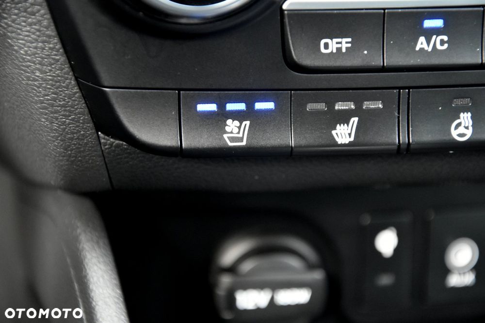 Hyundai Tucson blue 1.6 CRDi 2WD DCT Premium - 30