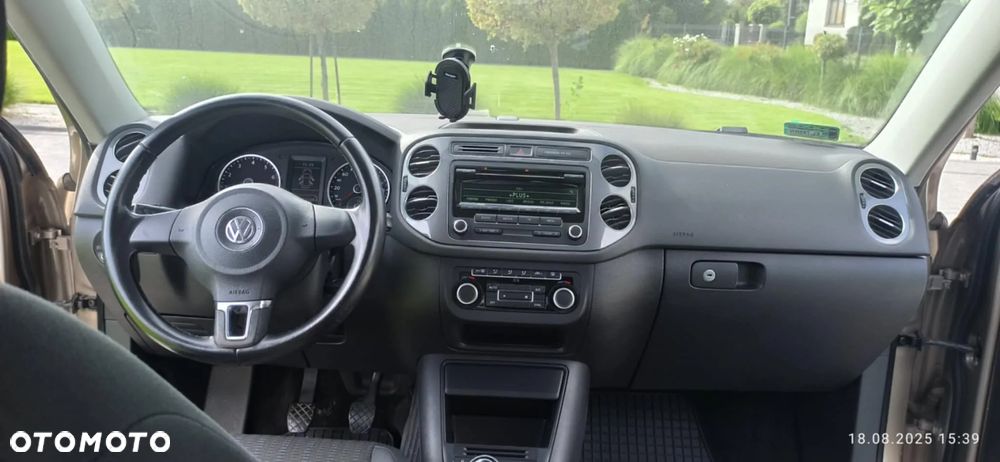 Volkswagen Tiguan - 12