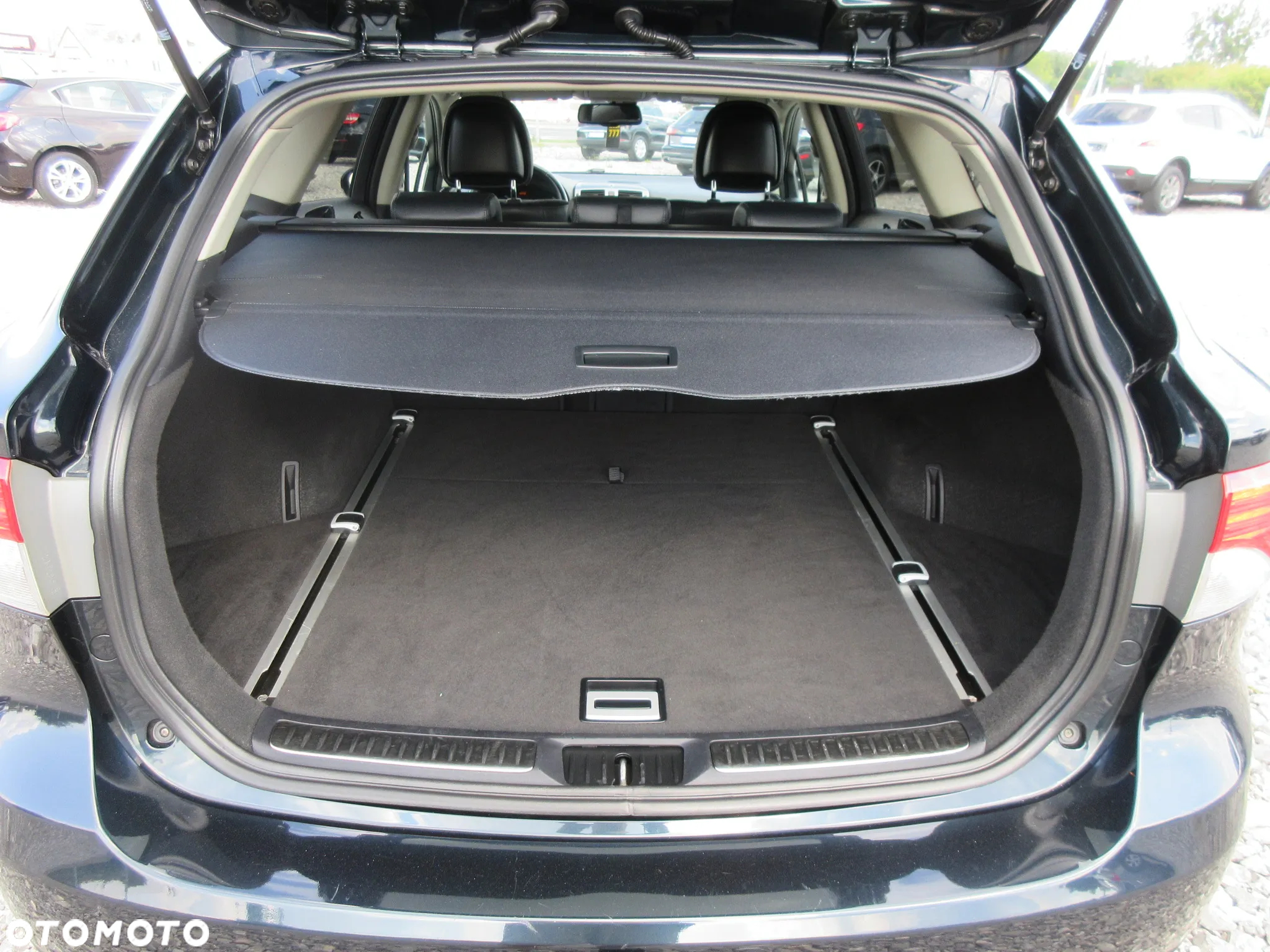 Toyota Avensis Combi 2.0 D-4D Executive - 23