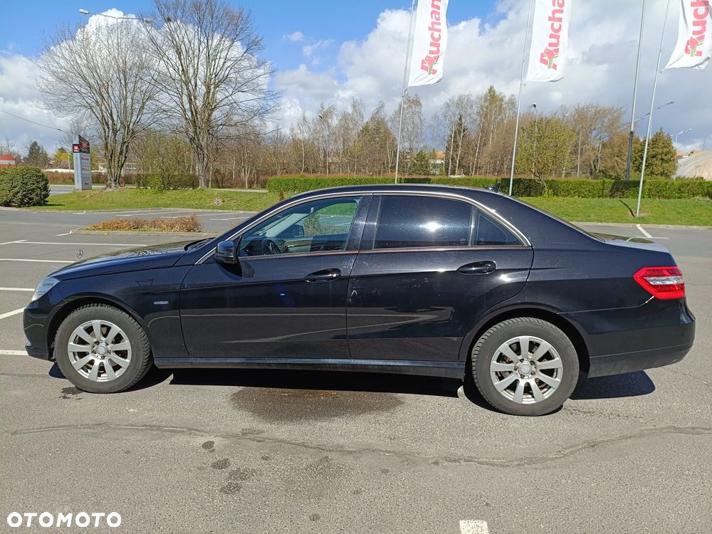 Mercedes-Benz Klasa E 200 CGI BlueEFFICIENCY - 15