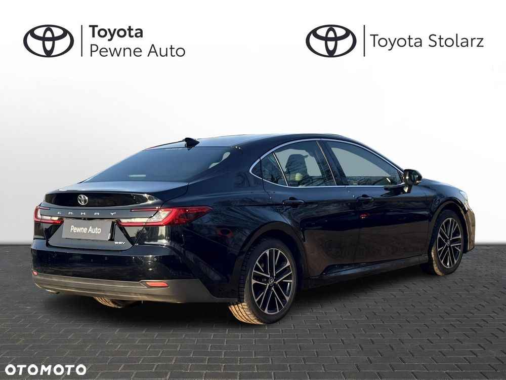 Toyota Camry - 5