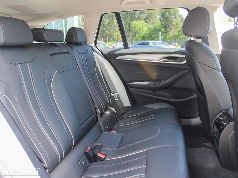 BMW 530 e - 11