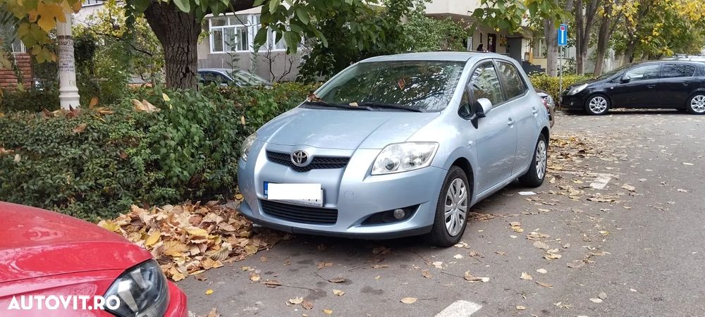 Toyota Auris 1.6 Luna - 1