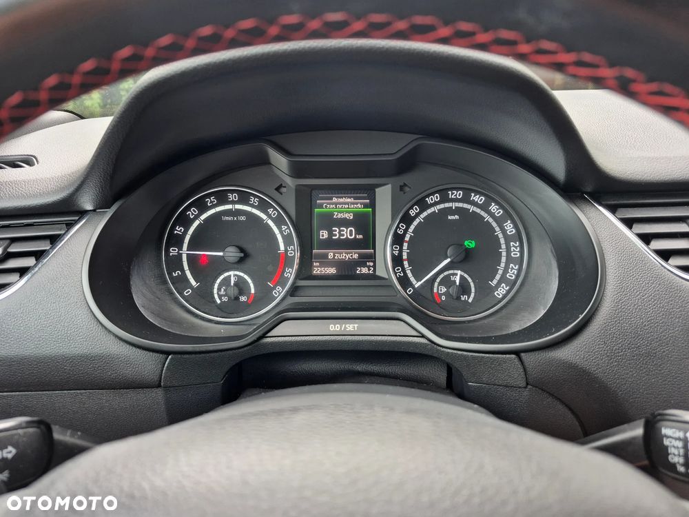 Skoda Octavia 2.0 TDI DSG RS - 21