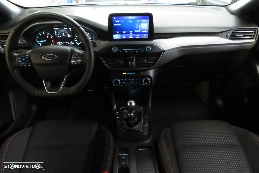 Ford Focus 1.0 EcoBoost MHEV ST-Line X - 15