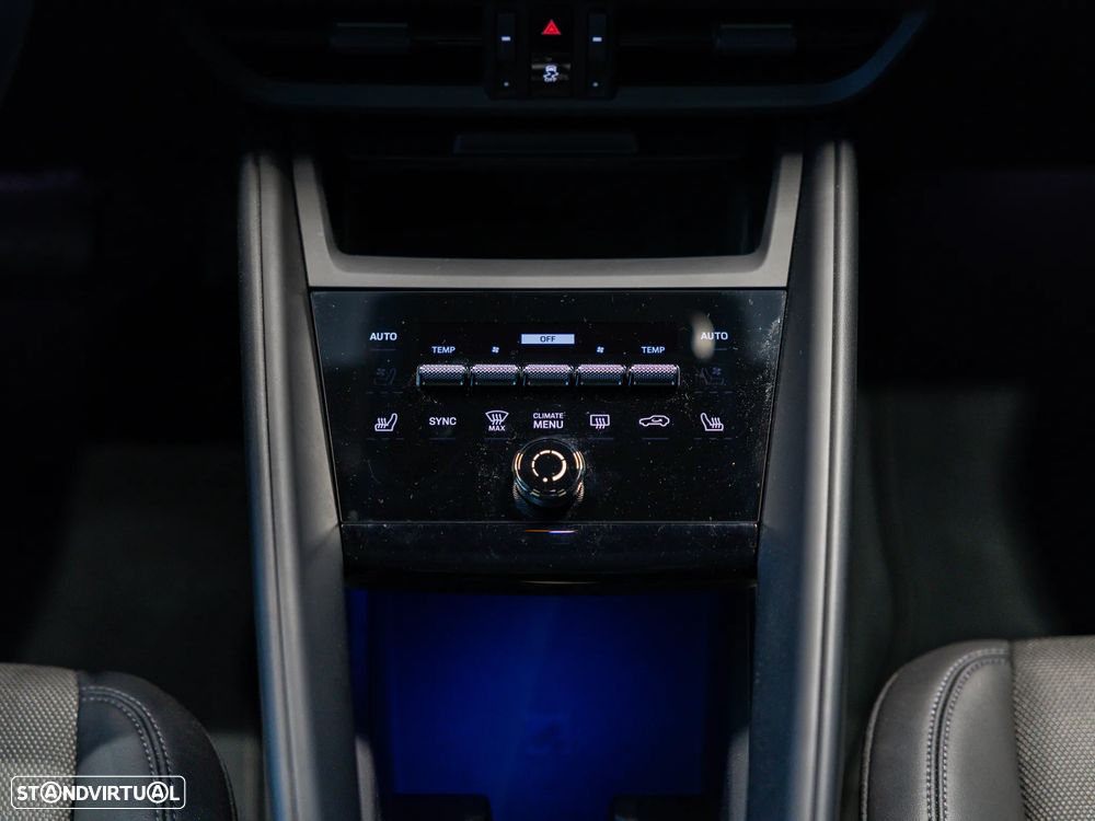 Porsche Macan Electric - 30