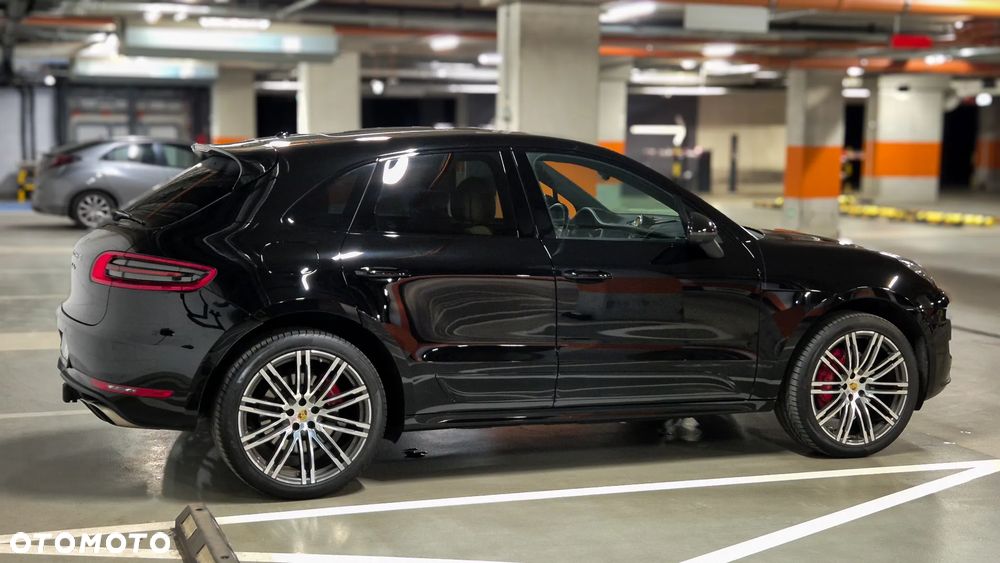 Porsche Macan Turbo PDK - 25