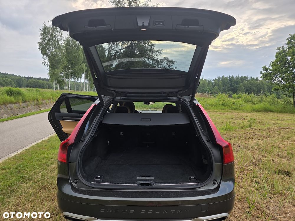 Volvo V90 Cross Country T6 AWD - 10