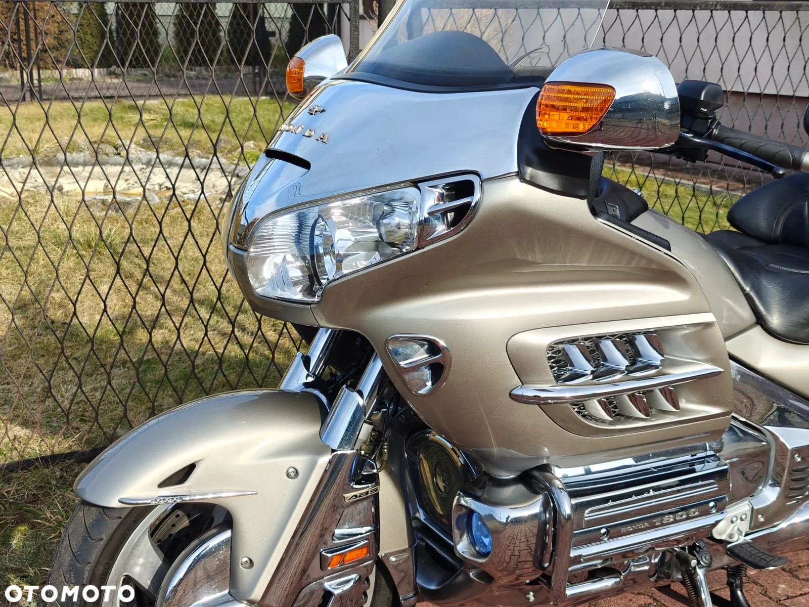 Honda GL - 24