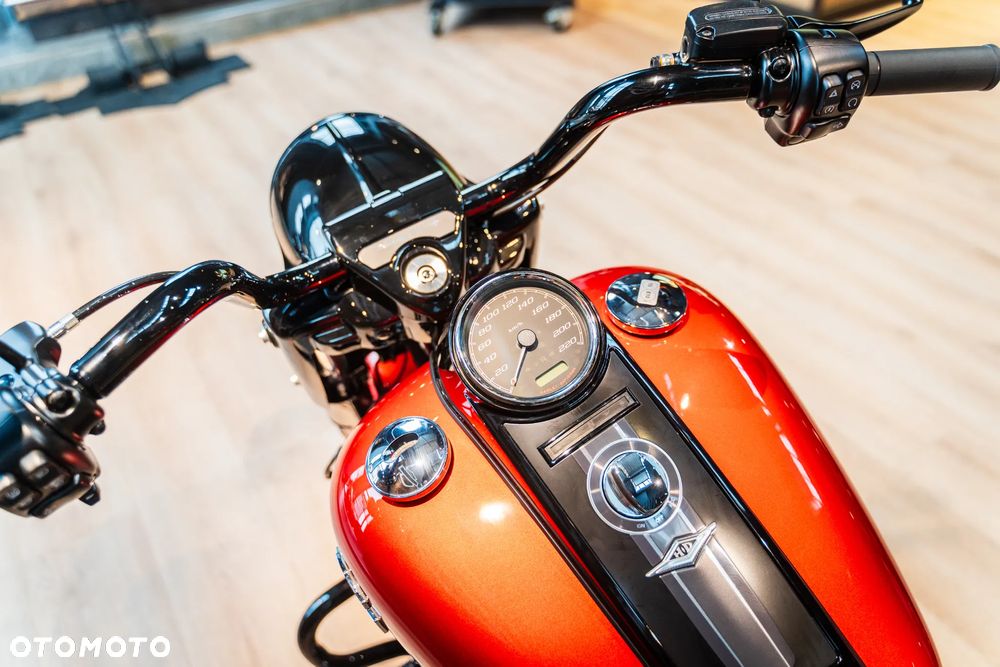 Harley-Davidson Touring Road King - 8