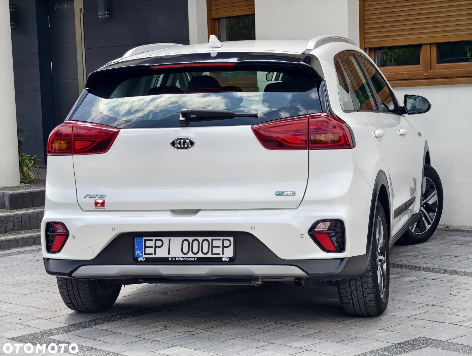 Kia Niro 1.6 GDI Hybrid L Business Line - 32