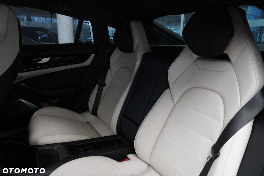 Porsche Panamera - 32