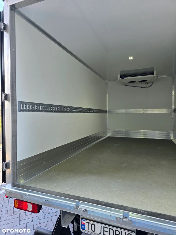 Iveco DAILY 50C18 MROŻNIA 8-PALETOWY + WINDA.1Tona AGREGAT Carrier -20*C +20*C 183Tyś km SERWIS DO OSTATNIEGO Km ASO IVECO SALON PL BOGATA OPCJA WYPOSAZENIA LED NAVI AKTYWNY TEMPOMAT FOTEL KIEROWCY PNEŁMATYCZNY - 20