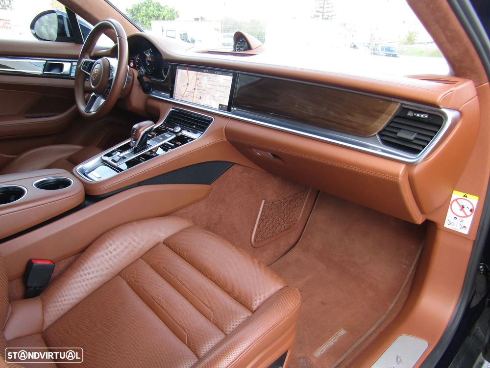 Porsche Panamera Sport Turismo 4 E-Hybrid - 27