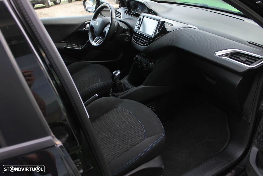 Peugeot 208 1.2 PureTech Signature - 23